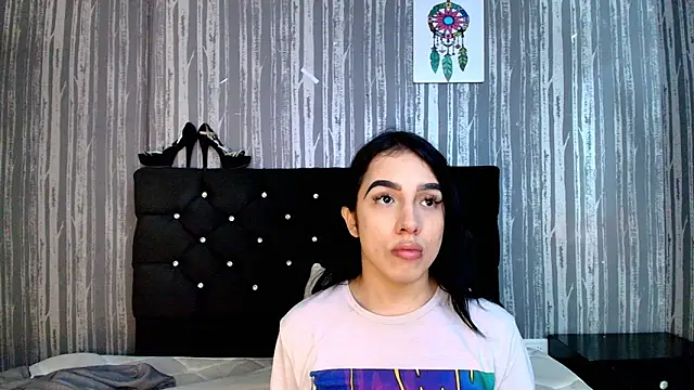 Snapshot of Alicee_Moonn chatting on 01-10-26, 07:59 Alicee Moonn online show from 01-10-26, 07:59