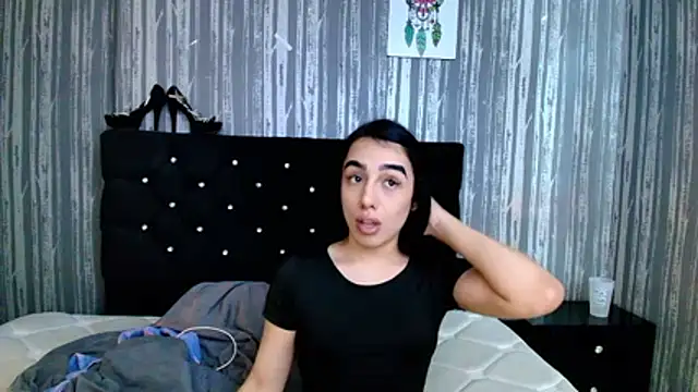 Snapshot of Alicee_Moonn chatting on 01-13-26, 07:30 Alicee Moonn online show from 01-13-26, 07:30