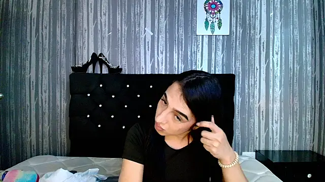 Snapshot of Alicee_Moonn chatting on 01-14-26, 08:47 Alicee Moonn online show from 01-14-26, 08:47