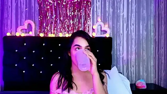 Snapshot of Alicee_Moonn chatting on 02-11-26, 08:58 Alicee Moonn online show from 02-11-26, 08:58