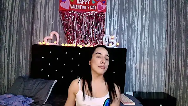 Snapshot of Alicee_Moonn chatting on 02-13-26, 08:10 Alicee Moonn online show from 02-13-26, 08:10