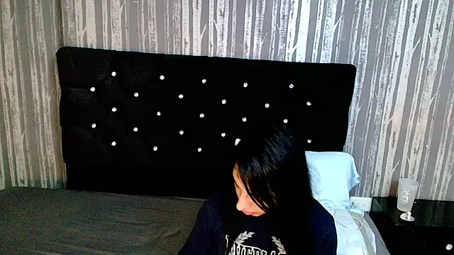 Snapshot of Alicee_Moonn chatting on 02-25-26, 09:46 Alicee Moonn online show from 02-25-26, 09:46