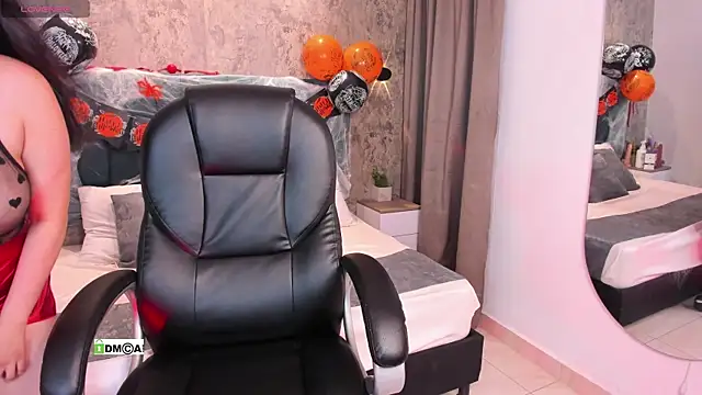 susanasmith18 online show from 10-28-25, 08:55