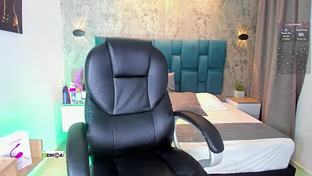 susanasmith18 online show from 11-24-25, 09:47