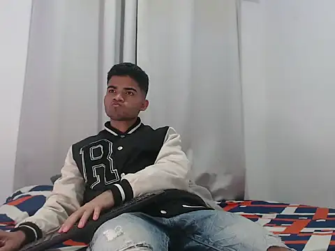 camillo beischel  online show from 09-11-25, 03:56