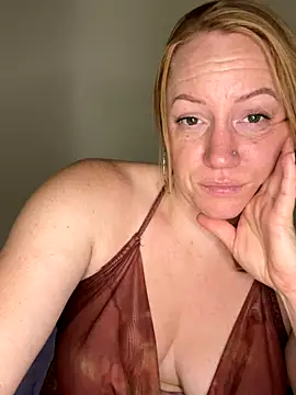 Snapshot of ChiliRoja chatting on 09-19-25, 05:31 ChiliRoja online show from 09-19-25, 05:31