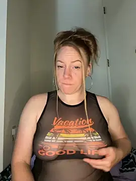 Snapshot of ChiliRoja chatting on 09-20-25, 06:25 ChiliRoja online show from 09-20-25, 06:25