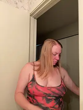 Snapshot of ChiliRoja chatting on 10-26-25, 05:35 ChiliRoja online show from 10-26-25, 05:35