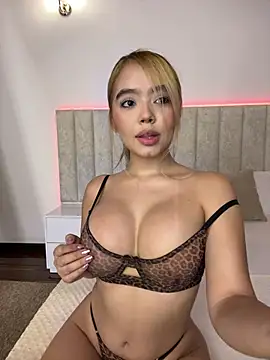 Snapshot of Mia_Roswell chatting on 07-07-26, 02:03 Mia Roswell online show from 07-07-26, 02:03
