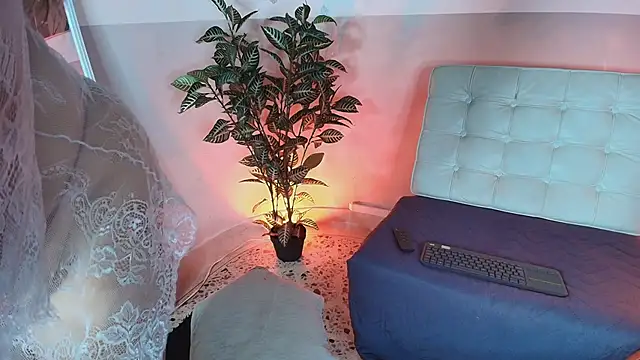 Snapshot of DivaFlamme chatting on 02-17-26, 04:53 DivaFlamme online show from 02-17-26, 04:53