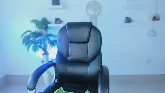 emily yeon online show from 01-09-26, 07:26