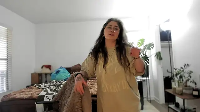 Alix Valentine online show from 09-21-25, 09:05