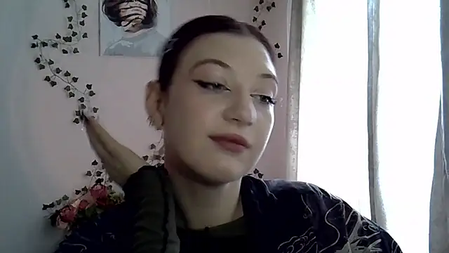 Lily Ember online show from 10-16-25, 10:05