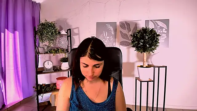 Snapshot of MartaEdams chatting on 06-11-26, 05:05 MartaEdams online show from 06-11-26, 05:05