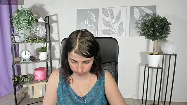 Snapshot of MartaEdams chatting on 06-19-26, 05:12 MartaEdams online show from 06-19-26, 05:12