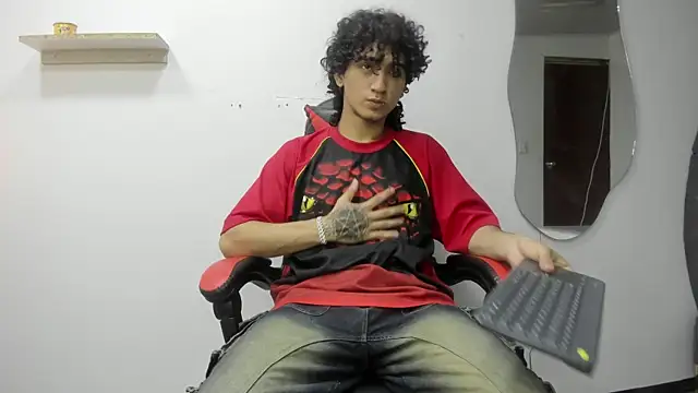 Snapshot of JackesTaylor chatting on 10-26-25, 05:02 JackesTaylor online show from 10-26-25, 05:02