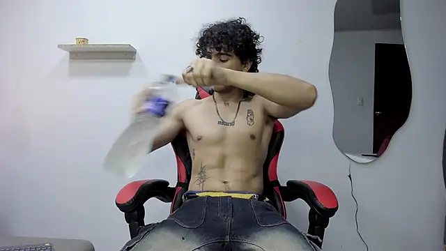 Snapshot of JackesTaylor chatting on 10-30-25, 08:05 JackesTaylor online show from 10-30-25, 08:05