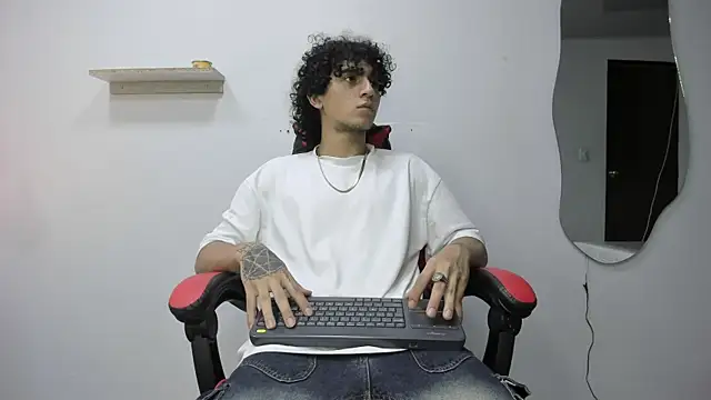 Snapshot of JackesTaylor chatting on 11-04-25, 04:11 JackesTaylor online show from 11-04-25, 04:11