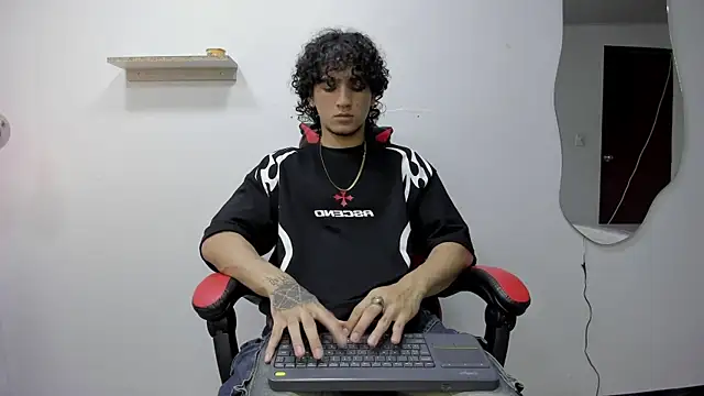 Snapshot of JackesTaylor chatting on 11-05-25, 05:07 JackesTaylor online show from 11-05-25, 05:07