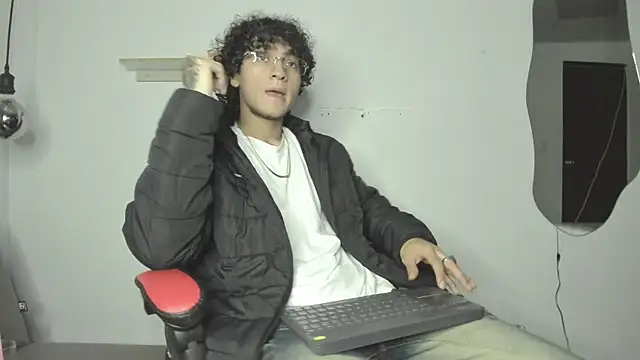 Snapshot of JackesTaylor chatting on 11-10-25, 05:17 JackesTaylor online show from 11-10-25, 05:17