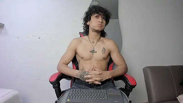 Snapshot of JackesTaylor chatting on 11-13-25, 05:39 JackesTaylor online show from 11-13-25, 05:39