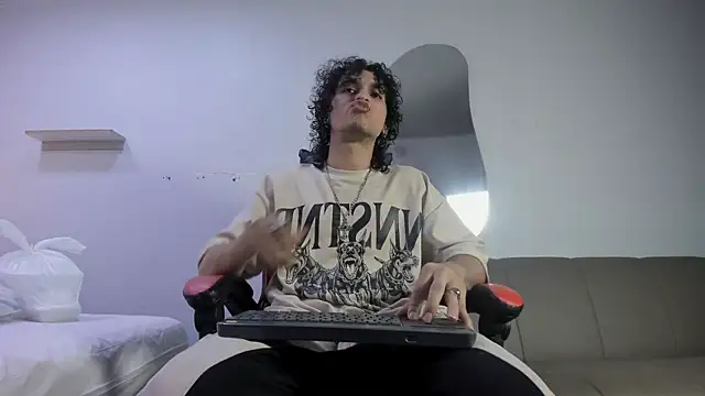 JackesTaylor online show from 04-06-26, 04:57