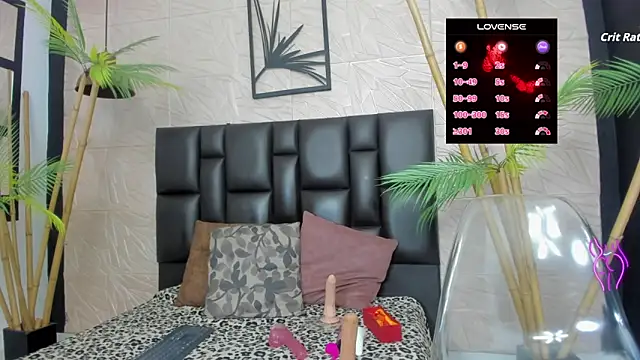 Snapshot of karlarusso chatting on 10-04-25, 07:45 karlarusso online show from 10-04-25, 07:45