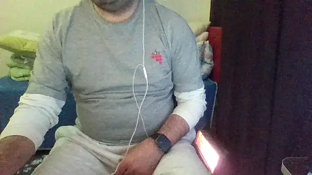 Snapshot of st206boy chatting on 05-03-26, 12:05 st206boy online show from 05-03-26, 12:05