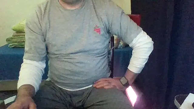 Snapshot of st206boy chatting on 05-06-26, 12:41 st206boy online show from 05-06-26, 12:41
