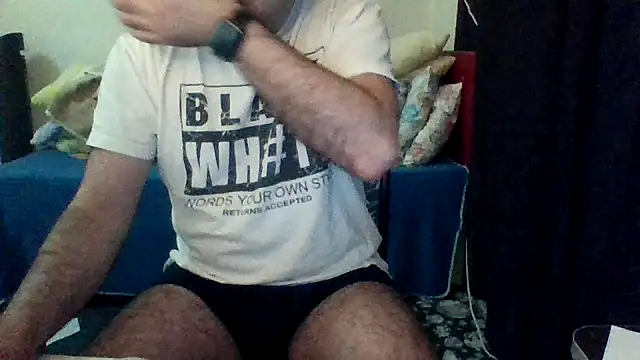 Snapshot of st206boy chatting on 05-10-26, 12:49 st206boy online show from 05-10-26, 12:49