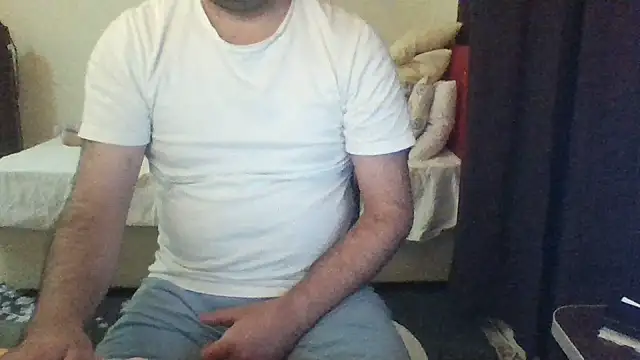 Snapshot of st206boy chatting on 06-17-26, 12:02 st206boy online show from 06-17-26, 12:02