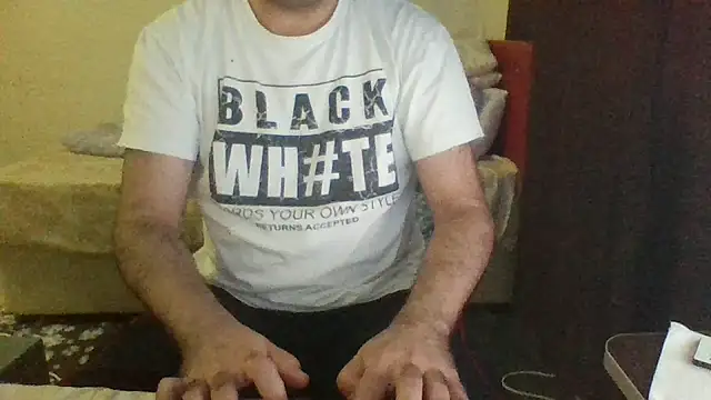 Snapshot of st206boy chatting on 07-07-26, 02:58 st206boy online show from 07-07-26, 02:58