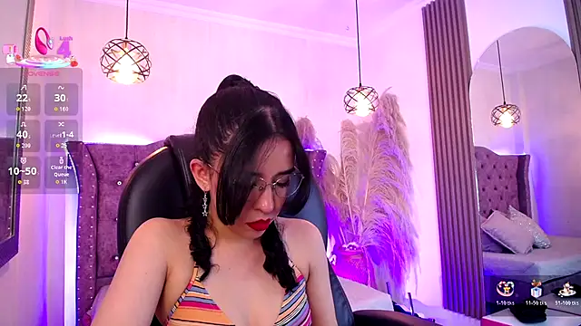 Amara Davis online show from 12-23-25, 04:10