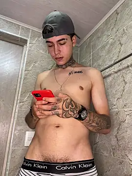 samm4044 online show from 10-18-25, 03:31