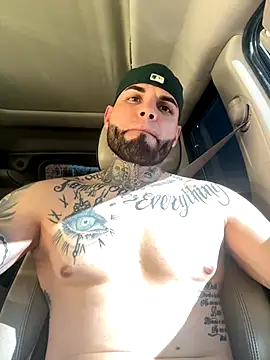 Snapshot of crazybarber69 chatting on 11-28-25, 08:55 crazybarber69 online show from 11-28-25, 08:55