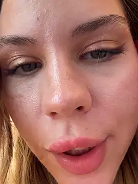 SexyMommyKate online show from 10-15-25, 11:21