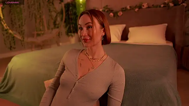 Snapshot of Serena_Waldarf chatting on 09-22-25, 05:15 Serena Waldarf online show from 09-22-25, 05:15