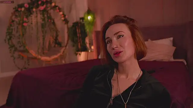 Snapshot of Serena_Waldarf chatting on 11-11-25, 03:56 Serena Waldarf online show from 11-11-25, 03:56