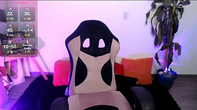 LunaBunny8 online show from 12-05-25, 02:09