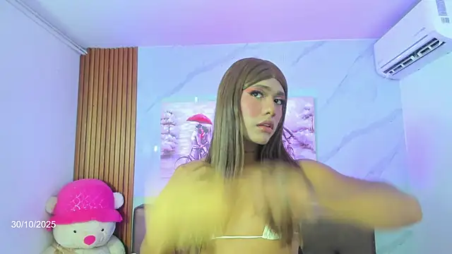Dreams Chloe online show from 10-30-25, 05:09