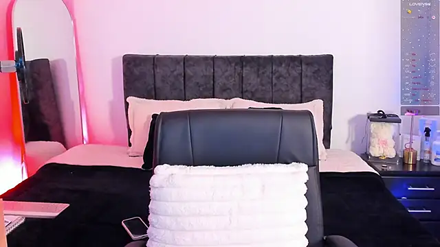 Taylormaxwell online show from 02-16-26, 08:05