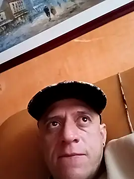 Snapshot of leon8013A chatting on 09-12-25, 12:38 leon8013A online show from 09-12-25, 12:38