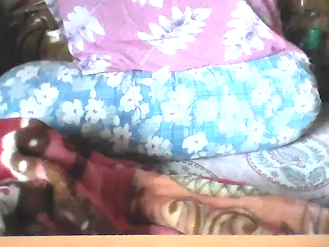 Snapshot of darkbluemoon chatting on 12-22-25, 05:04 darkbluemoon online show from 12-22-25, 05:04