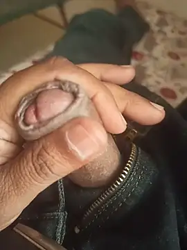 Snapshot of silvaa89 chatting on 10-12-25, 09:52 silvaa89 online show from 10-12-25, 09:52