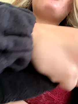 Snapshot of StephanieMur chatting on 09-14-25, 04:55 StephanieMur online show from 09-14-25, 04:55