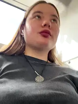 Snapshot of StephanieMur chatting on 09-21-25, 06:04 StephanieMur online show from 09-21-25, 06:04