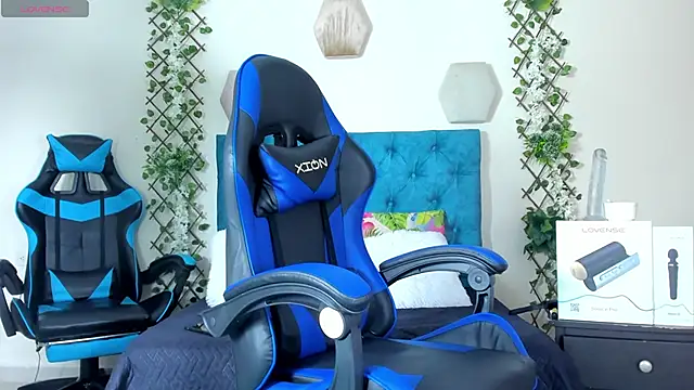 Snapshot of _taylor_black chatting on 10-31-25, 03:13 taylor black online show from 10-31-25, 03:13