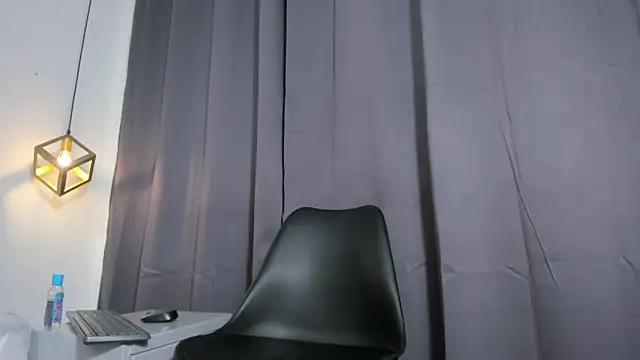 lianfox  online show from 10-25-25, 12:56