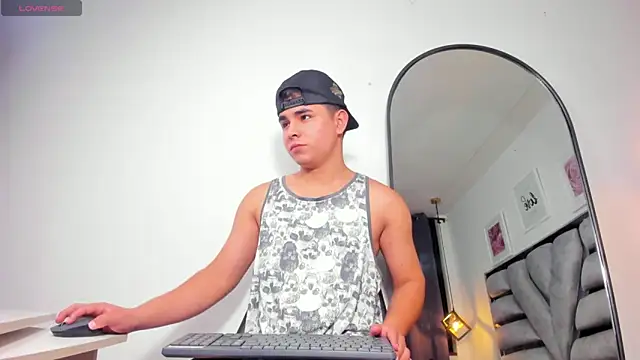 lianfox  online show from 02-18-26, 12:34