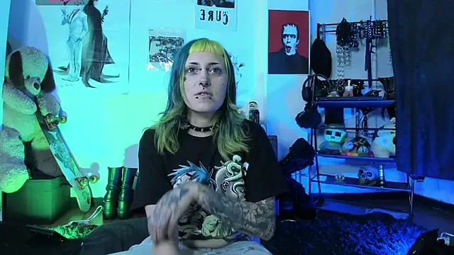 kattusauruss online show from 05-24-26, 02:49